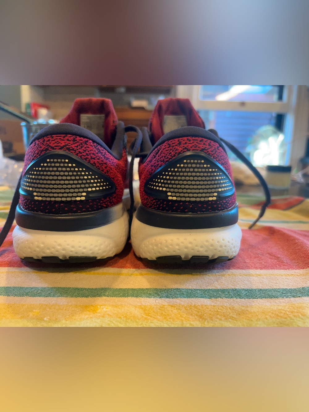 Excellent condition Brooks Ghost 16 pink and blue running shoes, women size 9 - Picture 5 of 9